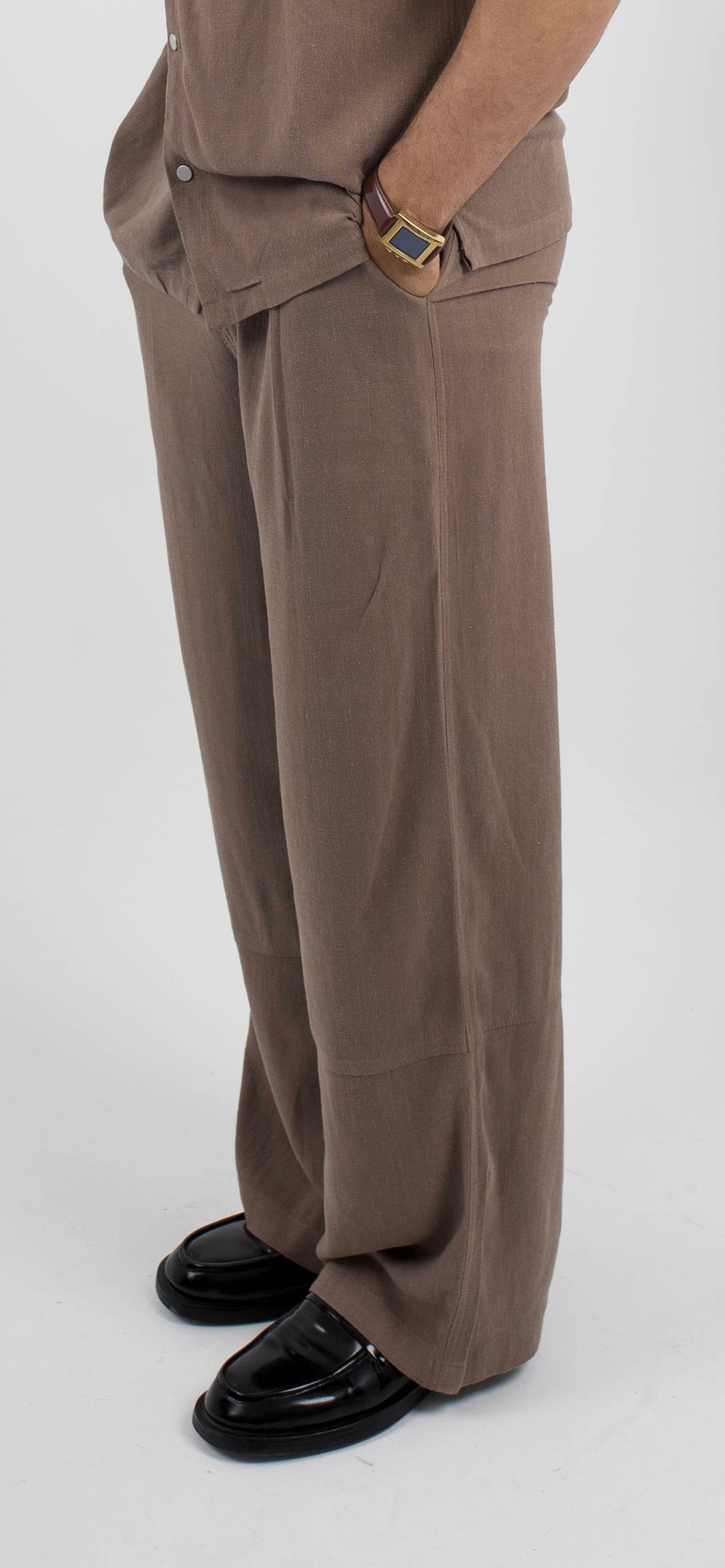 Brown wide-leg linen trousers